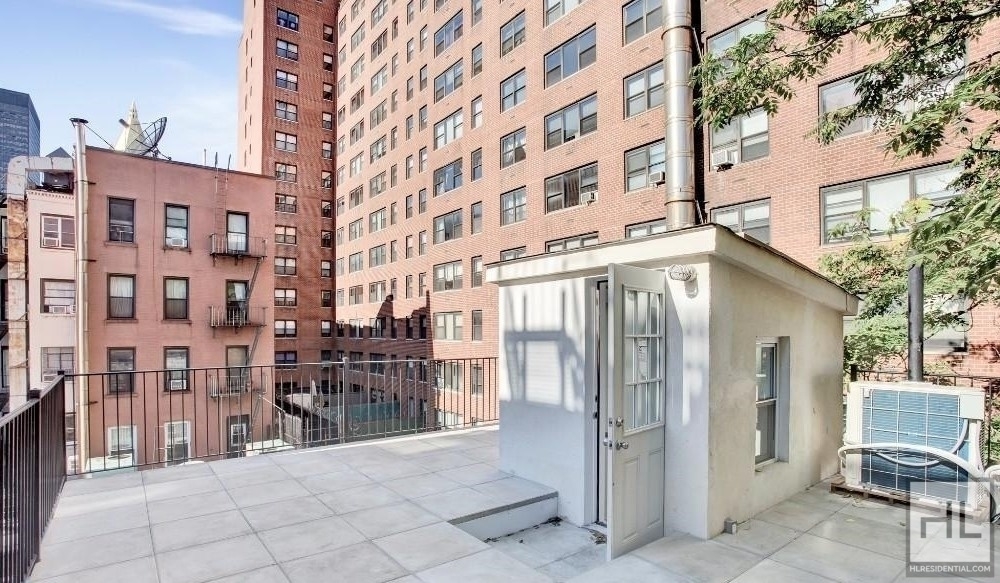 212 East 26 Street - Photo 6