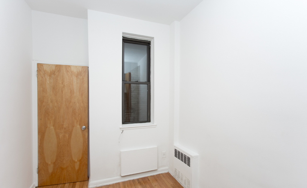 204 East 25th Street - Photo 2