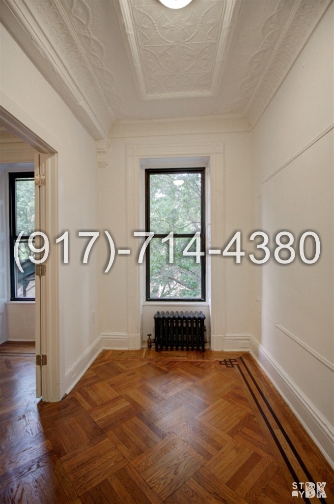 70 Halsey Street - Photo 4