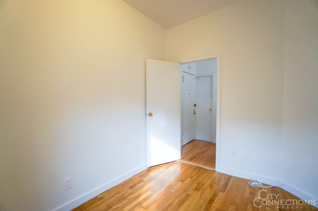 324 East 13th Street - Photo 5