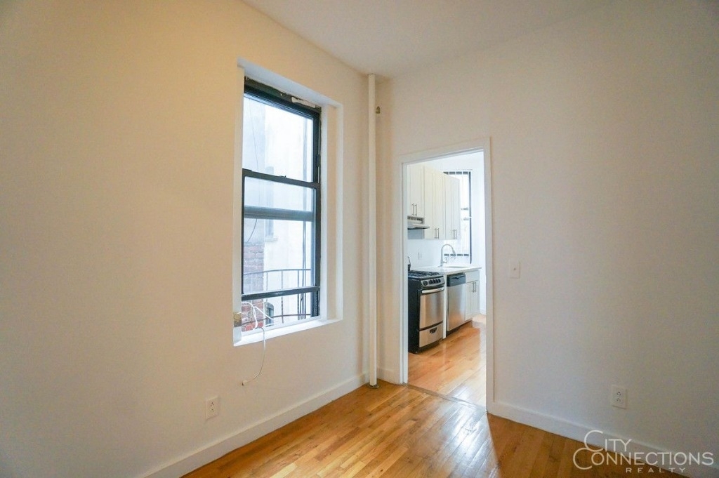 324 East 13th Street - Photo 3