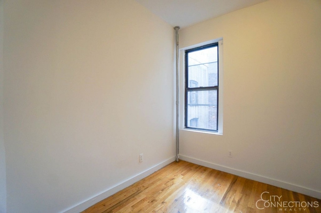 324 East 13th Street - Photo 4