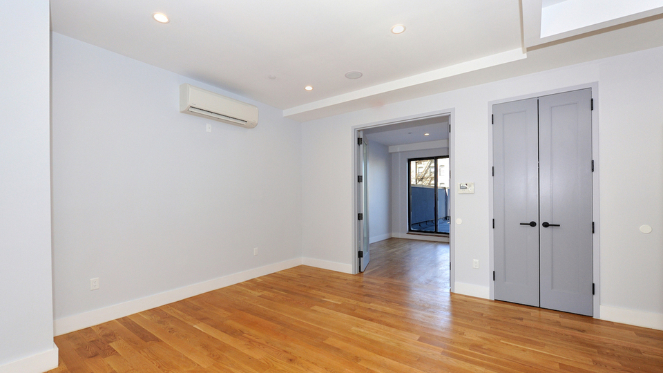 17 Devoe St - Unit: 305 - Photo 8