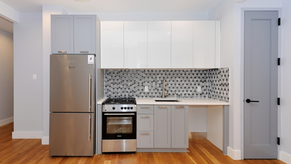 17 Devoe St - Unit: 305 - Photo 9