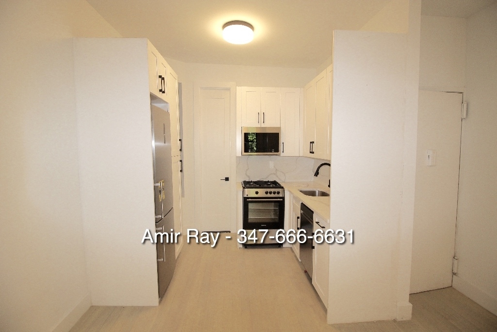 750 Washington Ave  - Photo 3