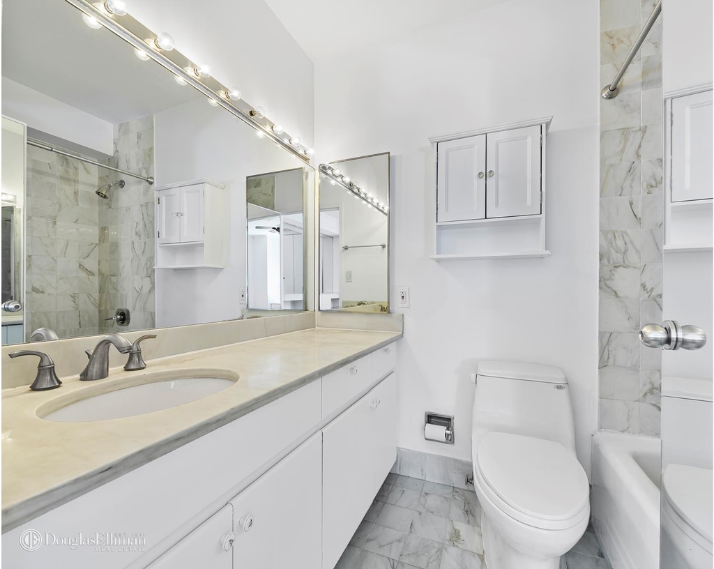 420 East 58th St - Photo 4