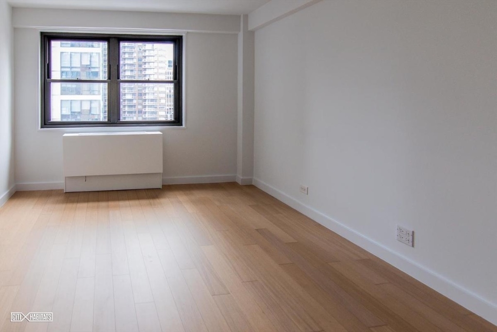 222 East 39th Street - Photo 7