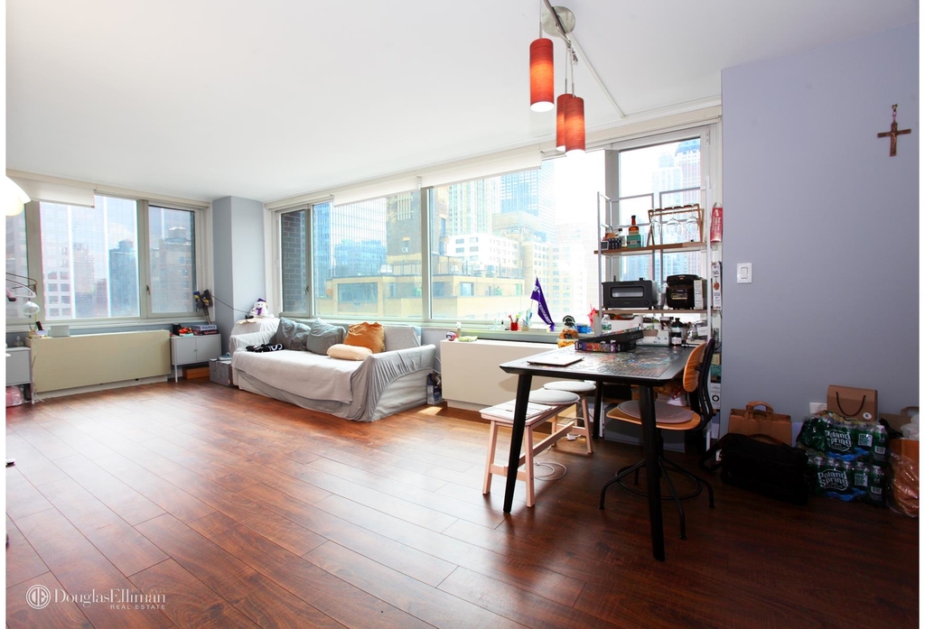 322 West 57th St - Photo 1