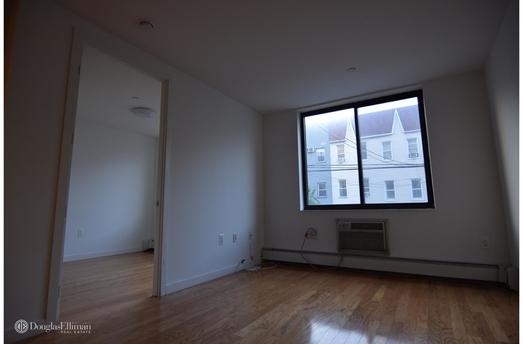 924 Metropolitan Avenue - Photo 1