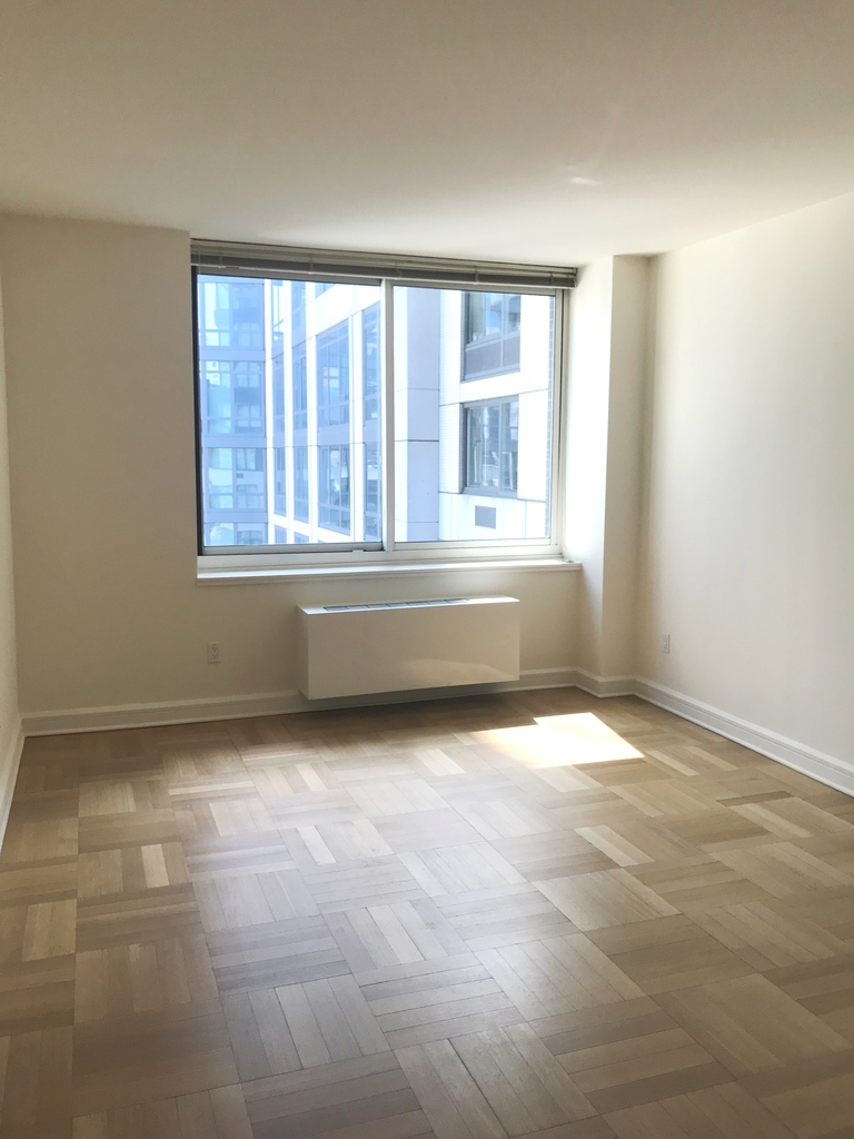 400 West 63rd Street - Photo 2