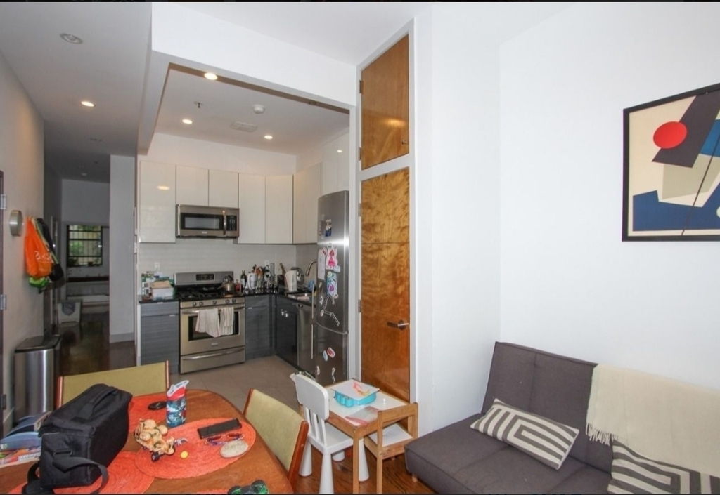 405 Franklin Avenue  - Photo 2