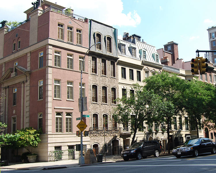 East 55th Street - Photo 3