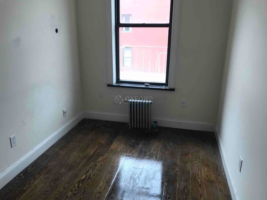 459 W 50th St - Photo 3