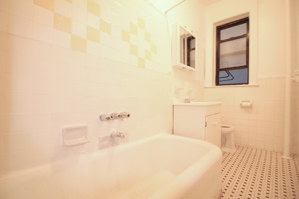 1402 West 4th Street - Photo 9