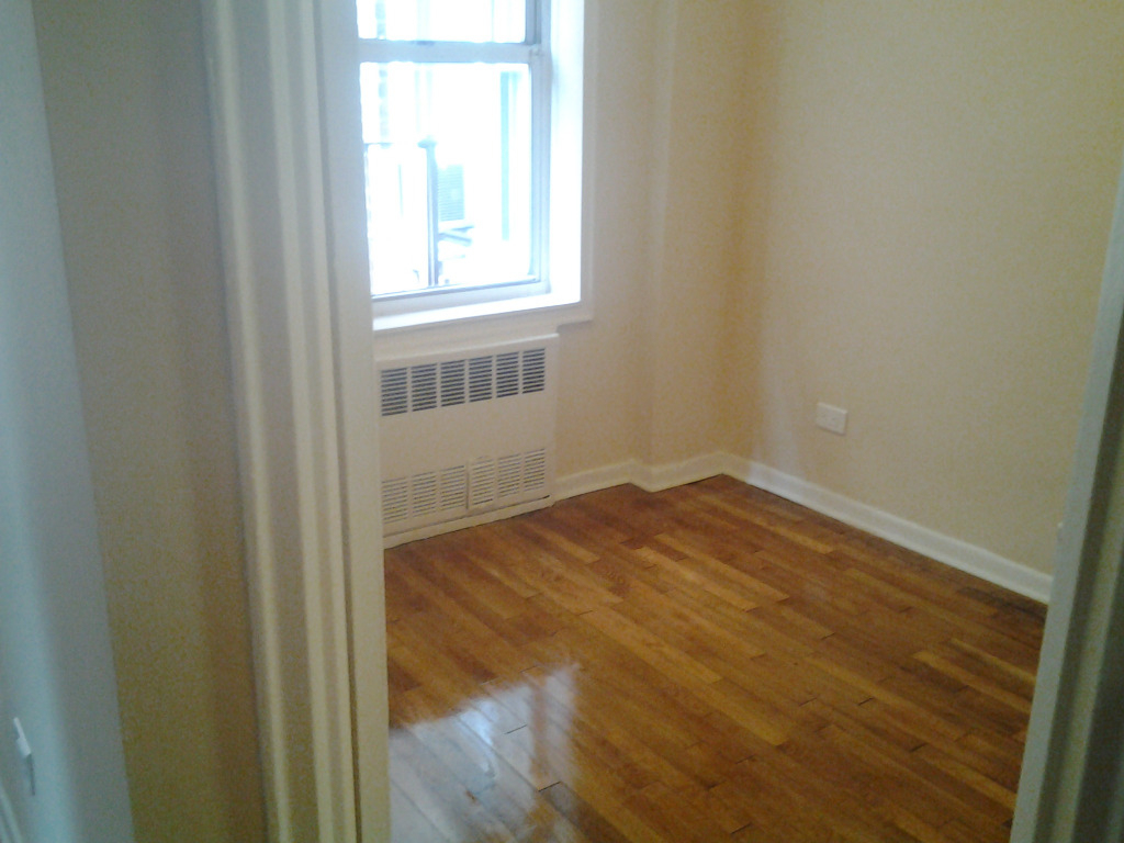 36-25 Parsons Blvd - Photo 3