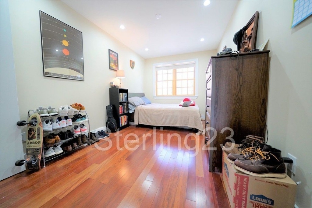 21-08 Steinway Street - Photo 7