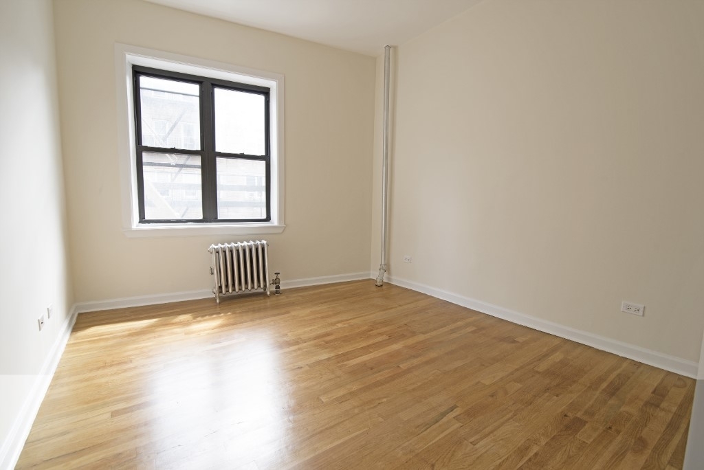 201-205 West 11th Street - Photo 2