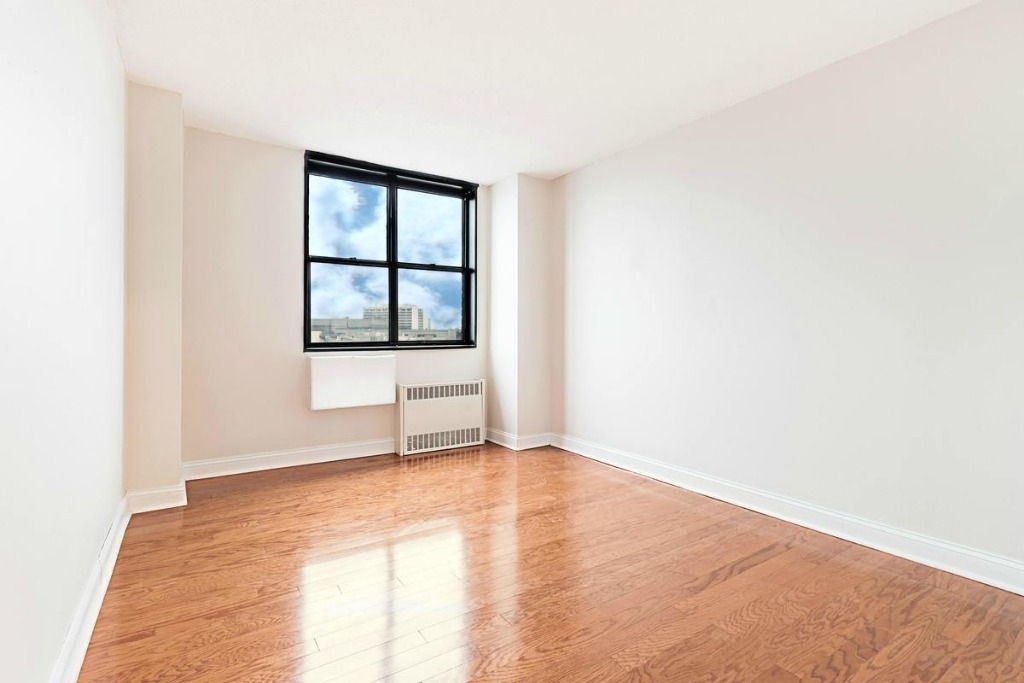 3333 Broadway - Photo 4