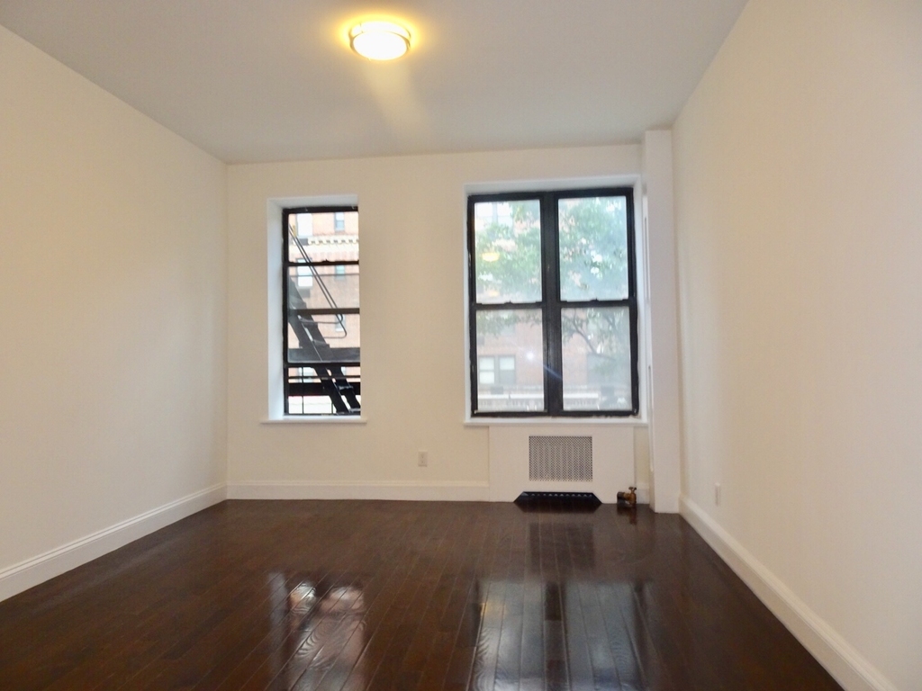 1st Avenue - Photo 9