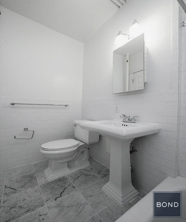 East 81st Street - Photo 2