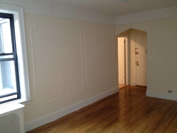 21 Avenue - Photo 1