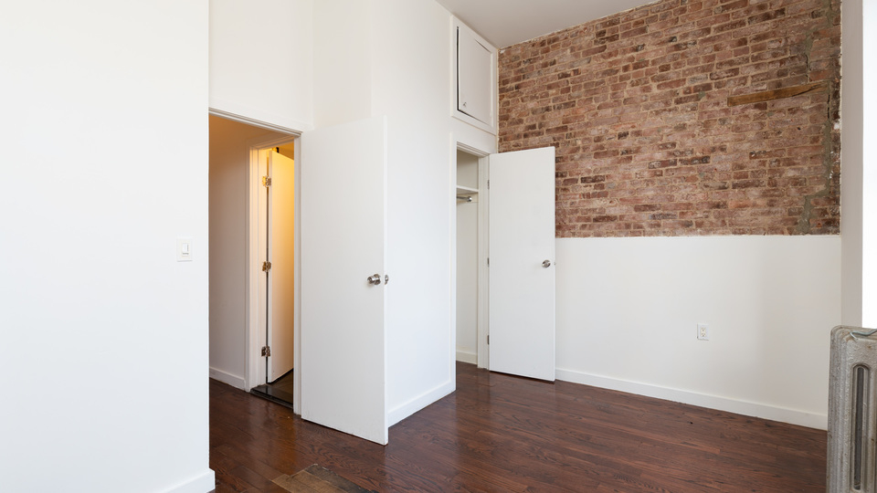 1020 Bedford Ave. - Photo 6