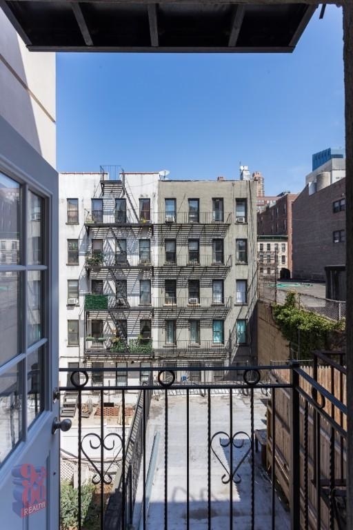 437 West 53rd Street - Photo 6