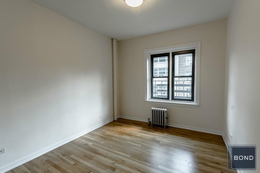 212 Grand Street - Photo 3