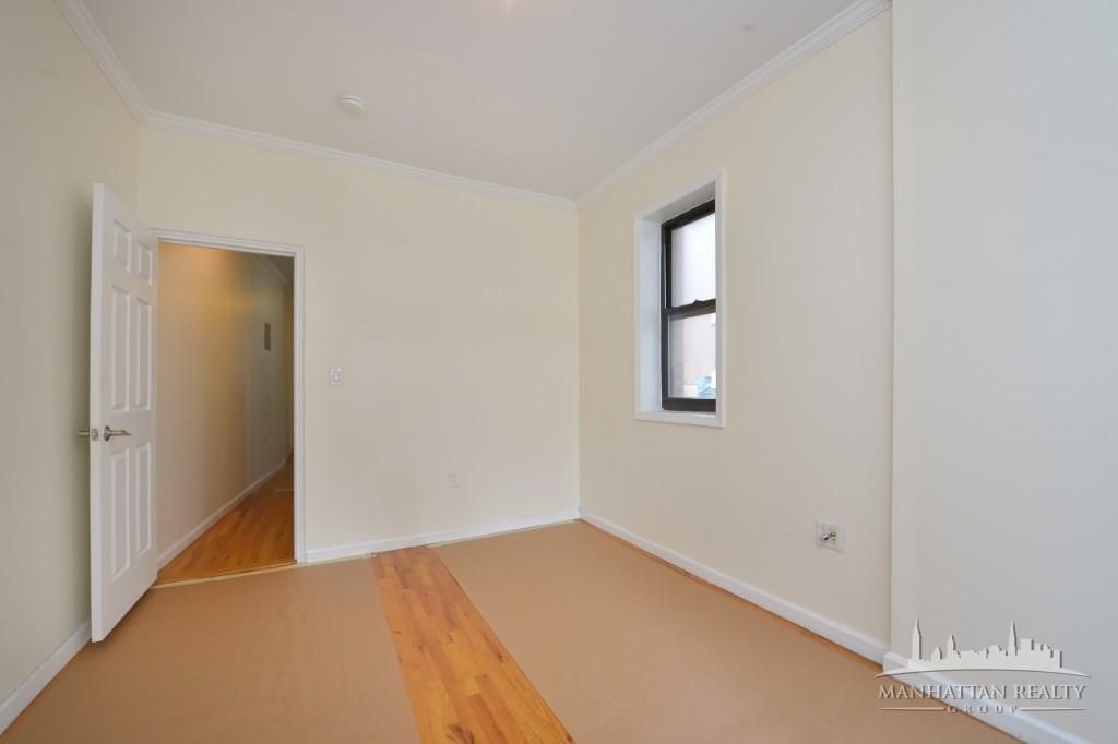 241 E 38th Street - Photo 4