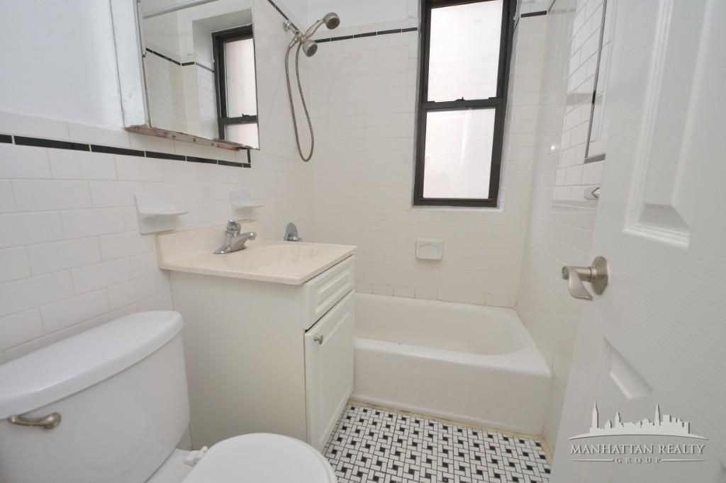 241 E 38th Street - Photo 6