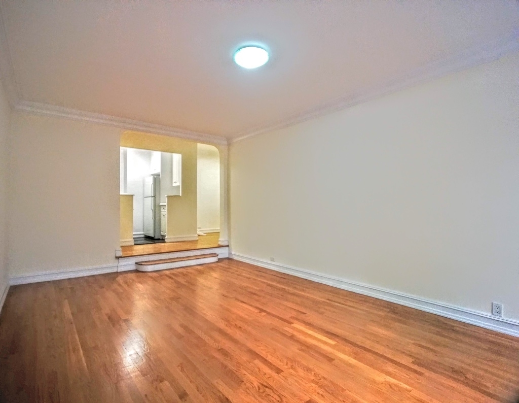 2 bedroom 46th st, doorman, elevator, laundry, Dw - Photo 4