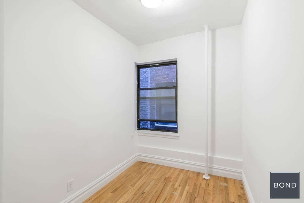 East 87 Street - Photo 2