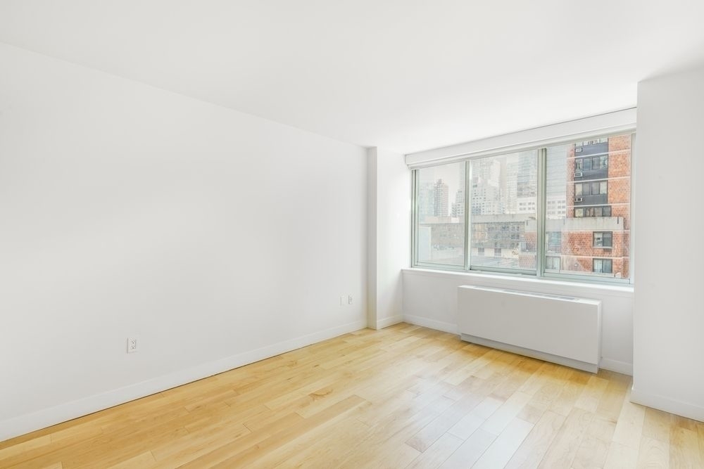 101 West End Avenue - Photo 1