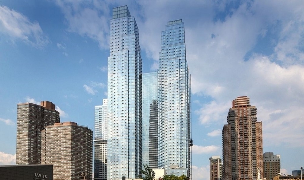 620 West 42nd Street - Photo 9