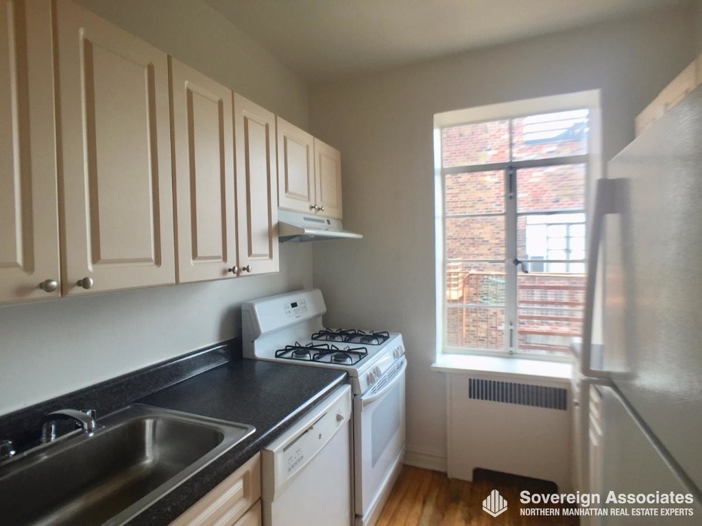 135 West 225th Street - Photo 16