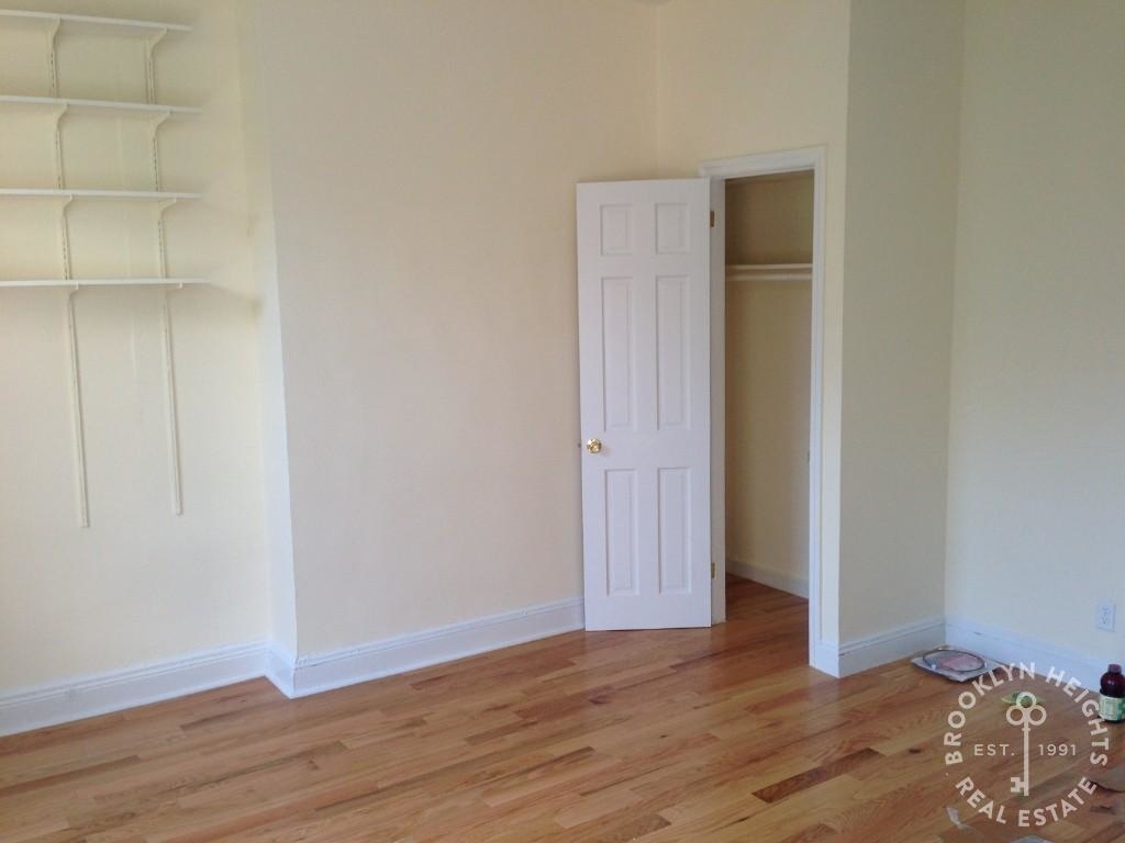 139 Joralemon St - Photo 2