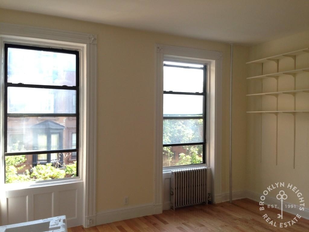 139 Joralemon St - Photo 1