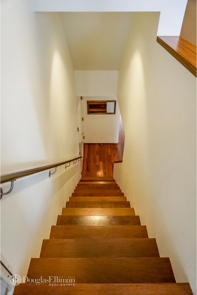 242 East 58th St - Photo 10