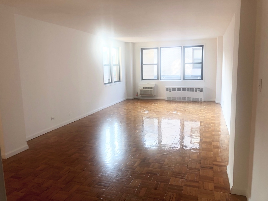 150 East 18th Street - Photo 0