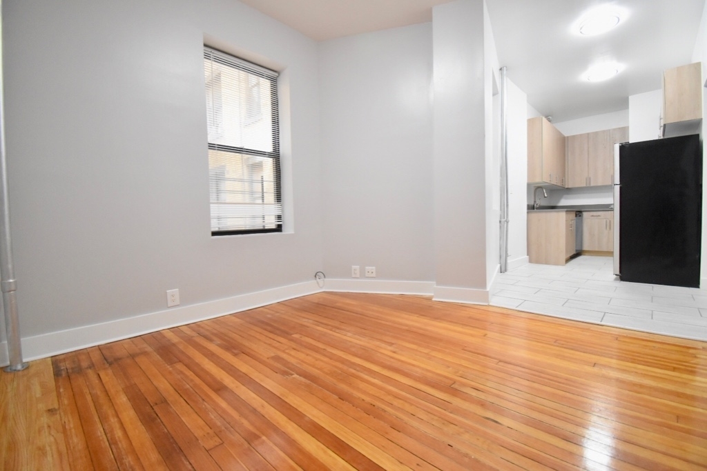 571 W 139th - Photo 5