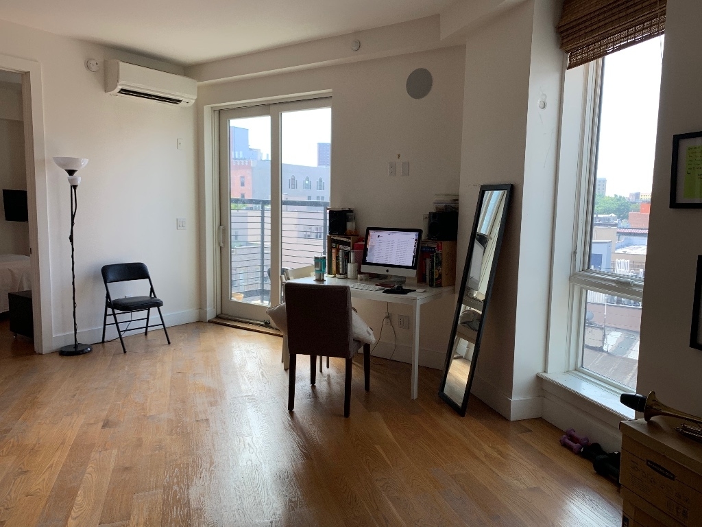 810 Flushing Ave - Photo 4