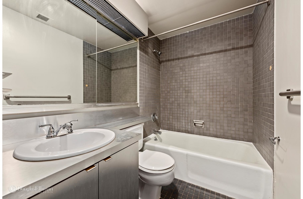 250 West 88th St - Photo 4