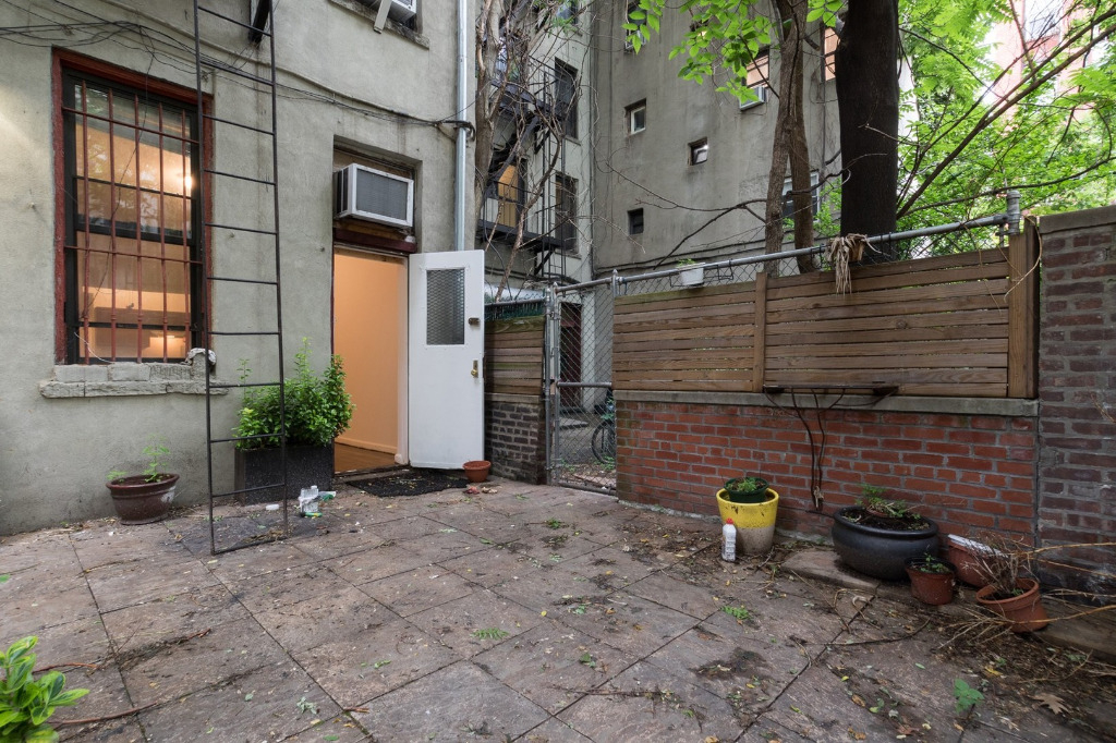 284 East 10th Street - Photo 2