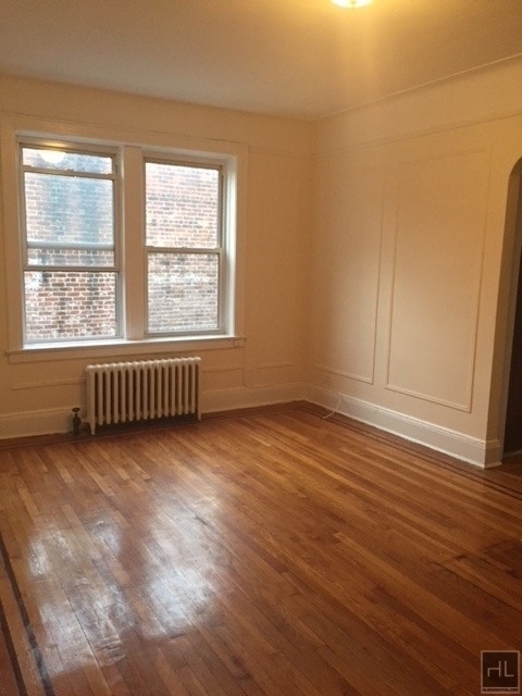 21 Avenue - Photo 1