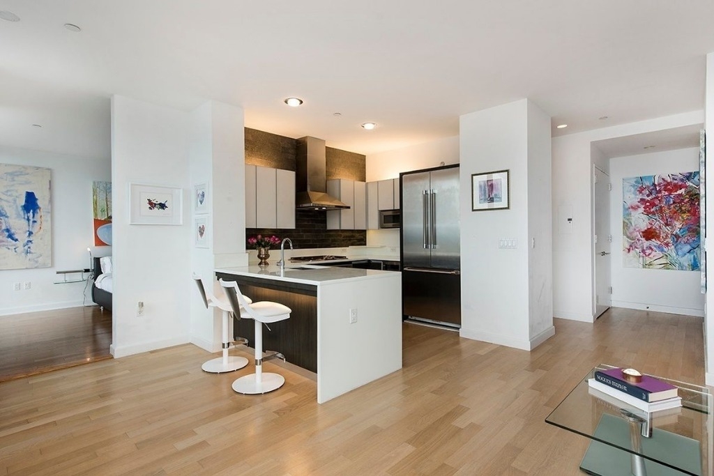 275 East 27th Street - Photo 1