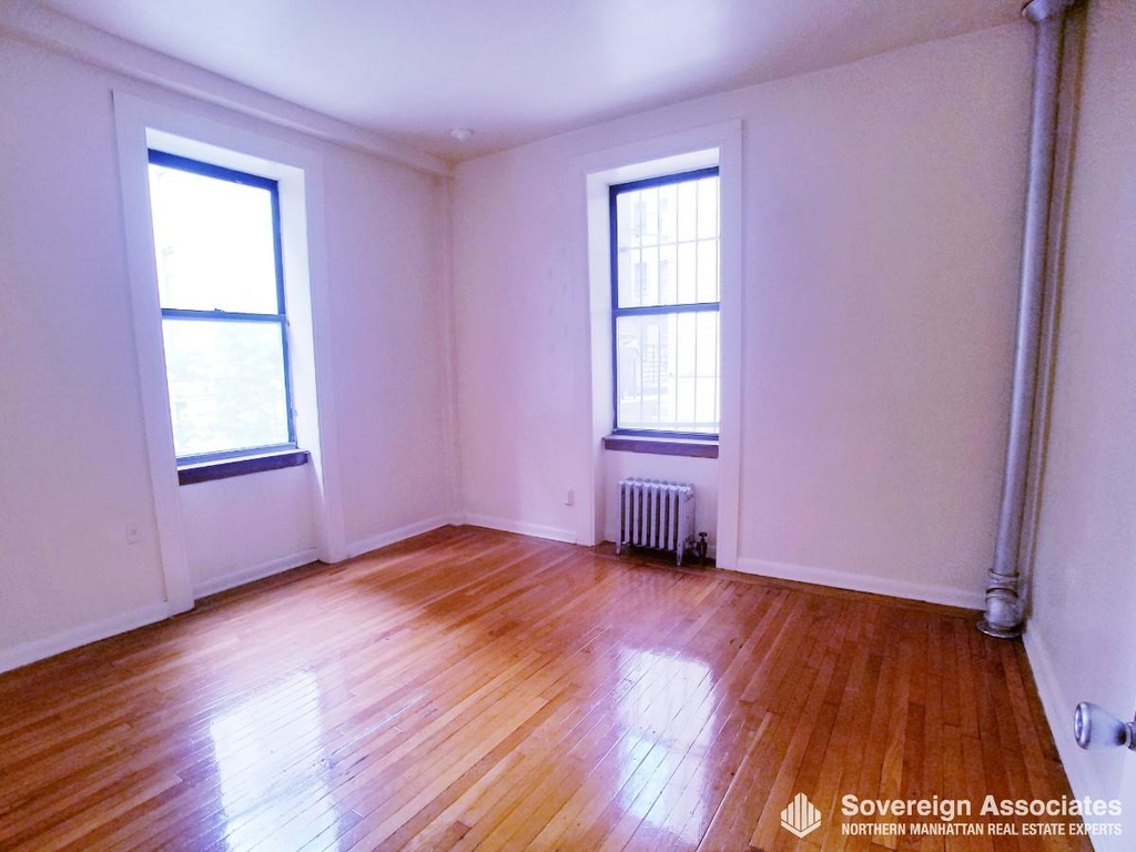 3657  Broadway - Photo 7