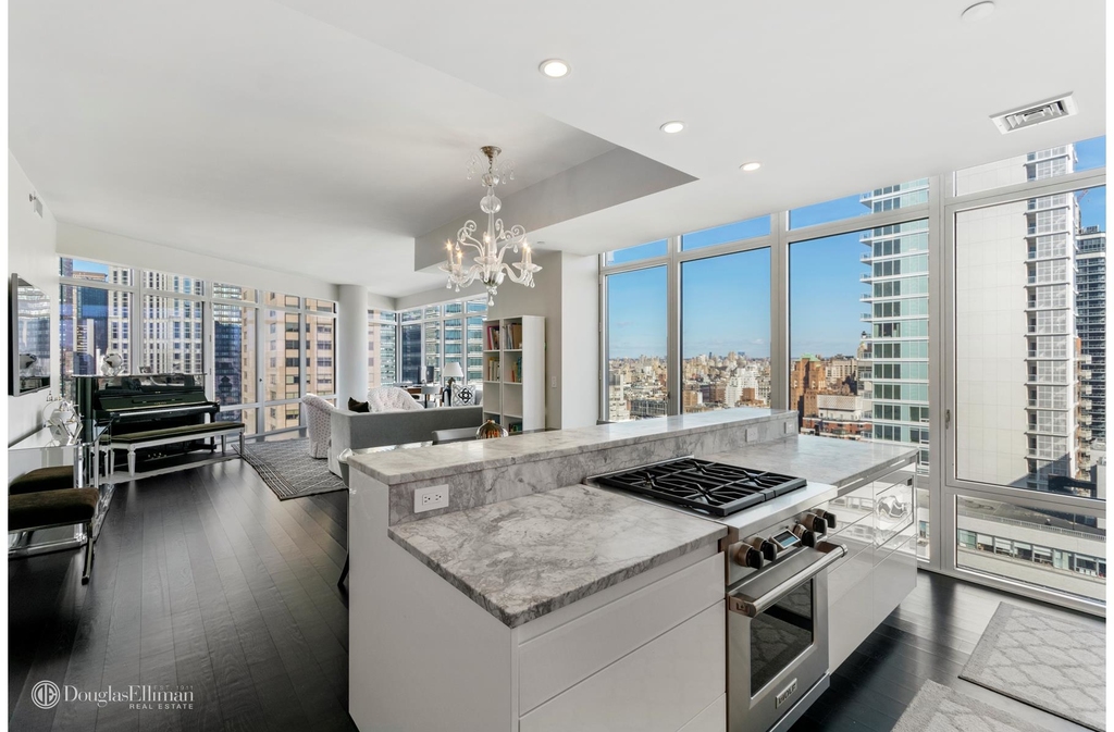 207 East 57th St - Photo 8