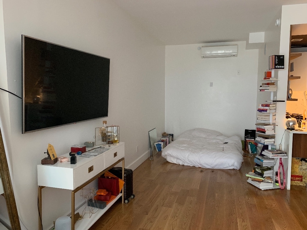 810 Flushing Ave - Photo 3