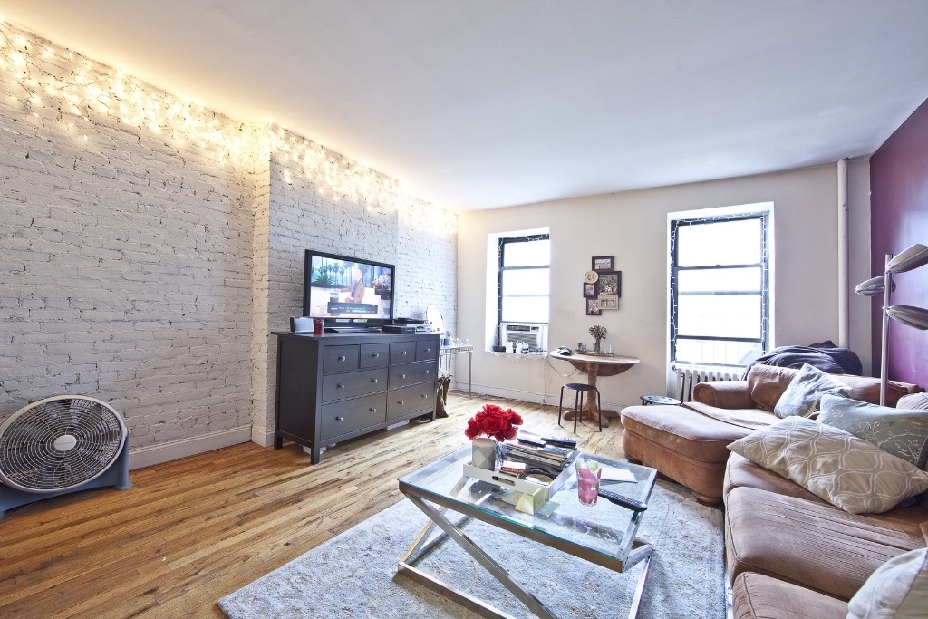 333 West 47 Street  - Photo 4