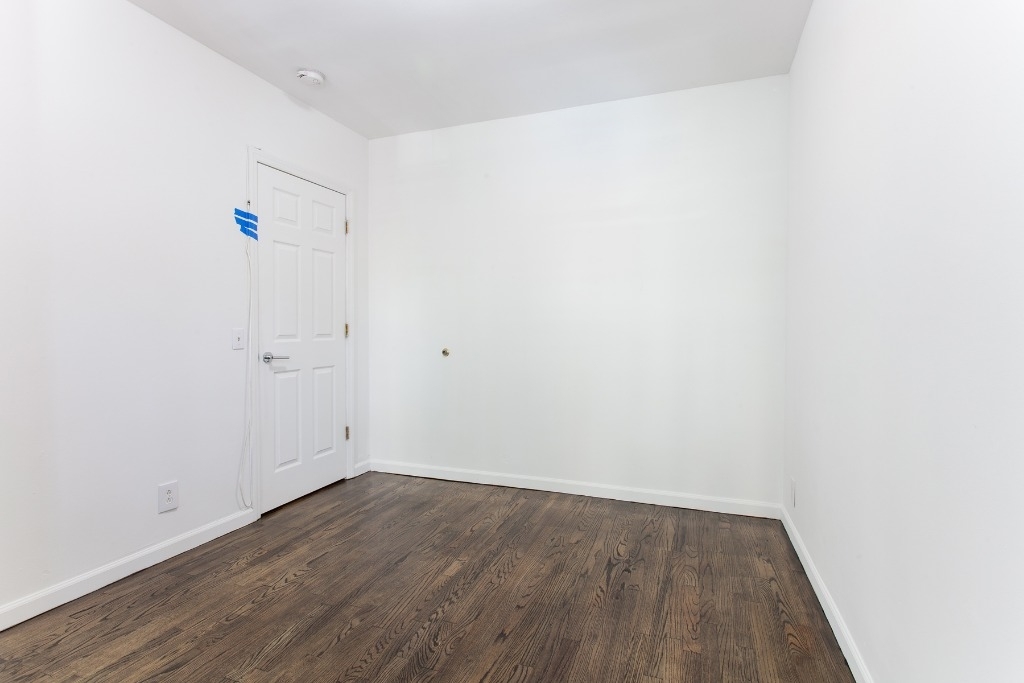 2 Bedrooms in East Village  - Photo 5